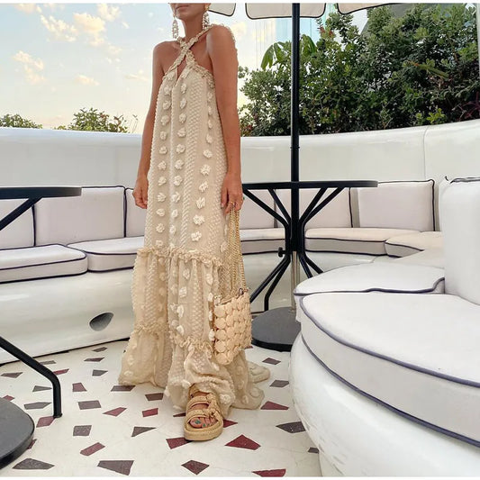 Effortless Chic: Sleeveless Halter Maxi Summer Dress