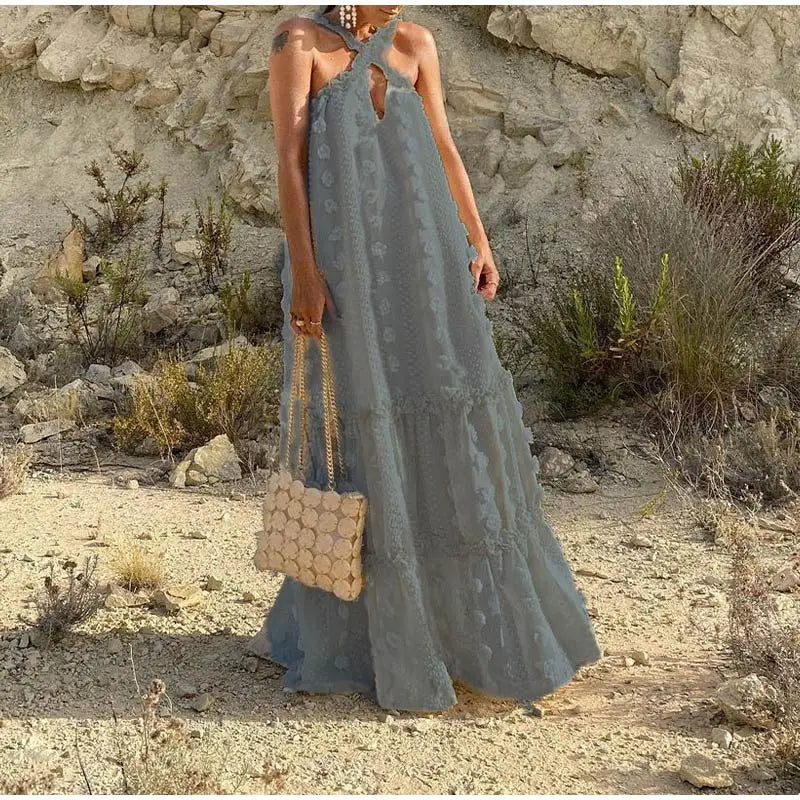 Effortless Chic: Sleeveless Halter Maxi Summer Dress